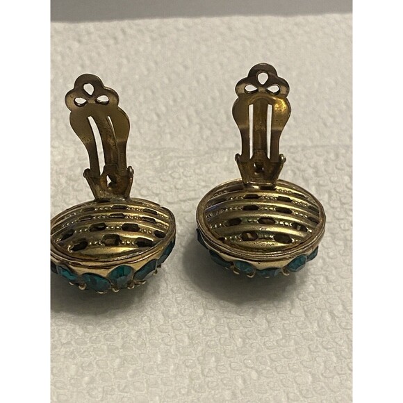 Vintage Emerald Green Sparkling Clip-on Earrings Rhinestones Gold-tone Clusters - Picture 5 of 12